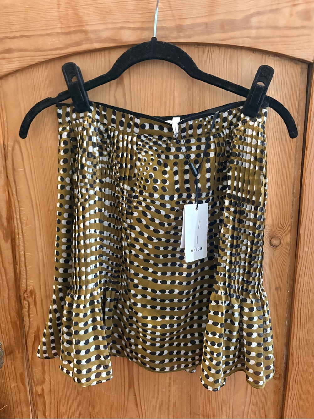 Reiss NWT Ellie Spot Print Lined, Pleated Mini Skirt Sz US 2 - Picture 2 of 10